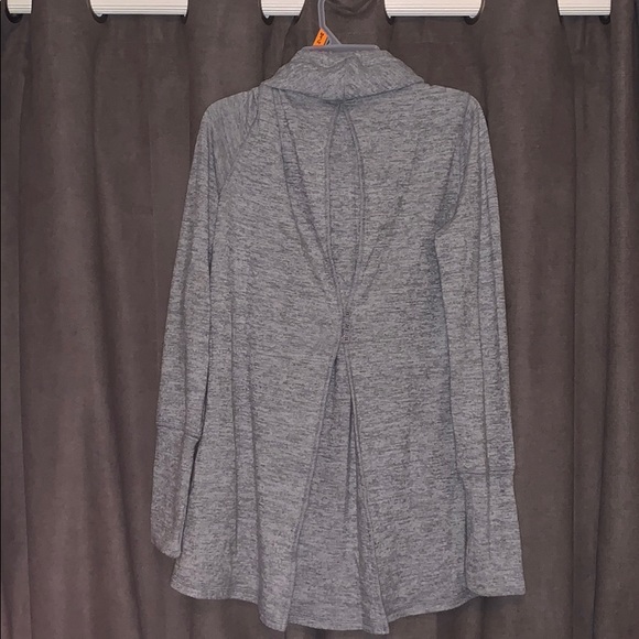 Turtle neck blouse - Picture 2 of 2